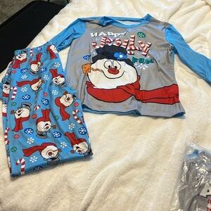 Family matching Christmas Pajamas. The are unisex sizes